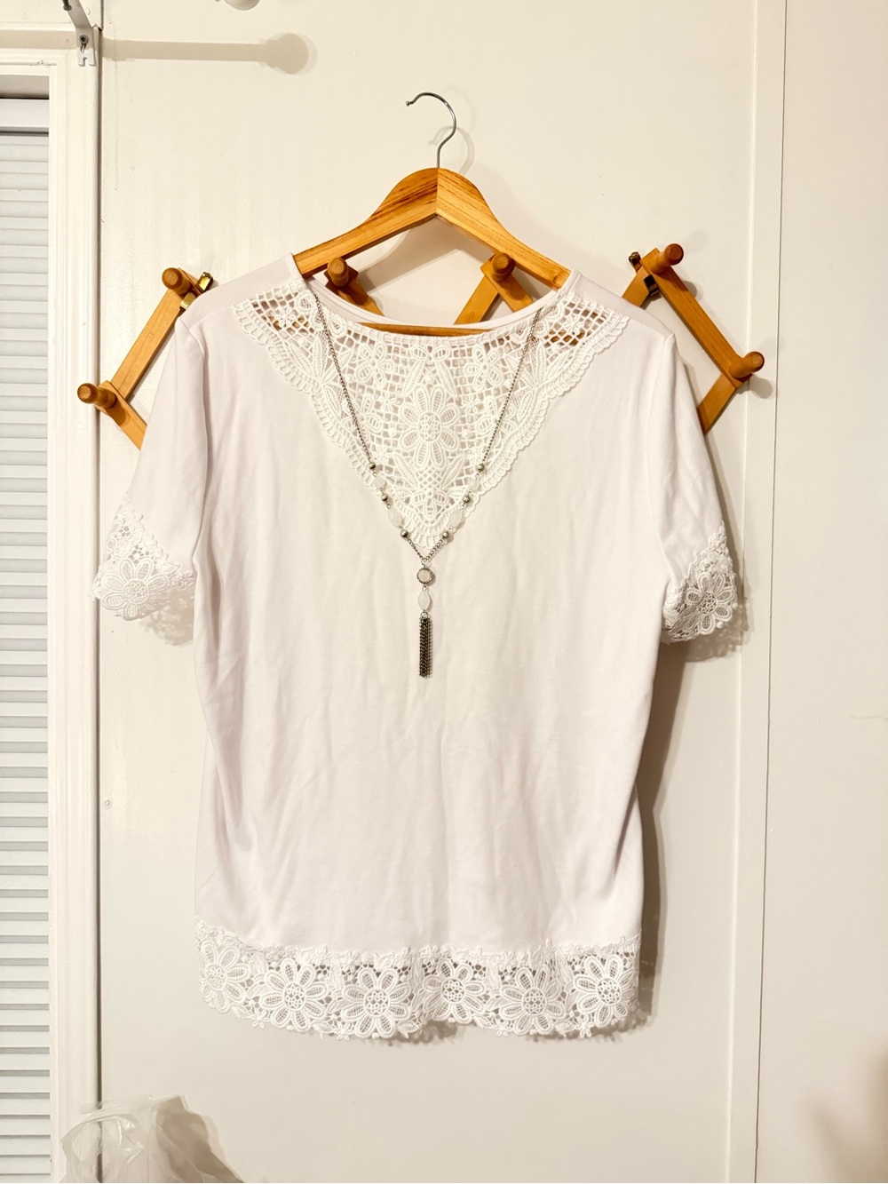 Alfred Dunner White Crochet Trim Short Sleeve Blouse